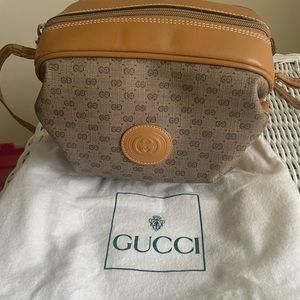 Vintage 90’s Gucci mini Barrel bag